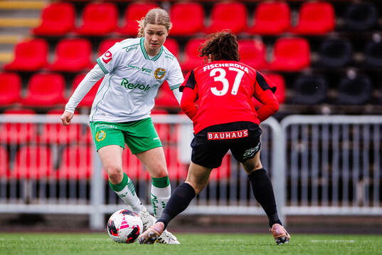 Hammarbys Hannah Sjödahl och Brommapojkarnas Patricia