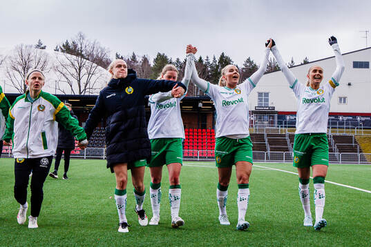 Hammarbys Madison Pogarch, Elin Sørum, Hannah Sjödahl,