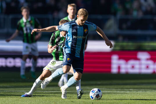 Djurgårdens Hampus Finndell och GAIS Kevin Holmen