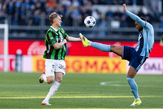 GAIS Henry Sletsjøe och Djurgårdens Leon Hien