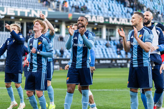 Djurgårdens Peter Langhoff, Leon Hien och Piotr Johansson