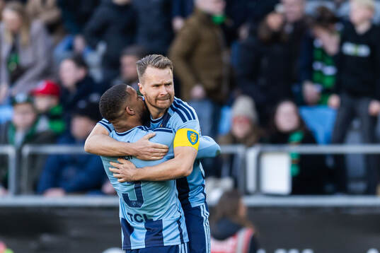 Djurgårdens Leon Hien och Jacob Une jublar