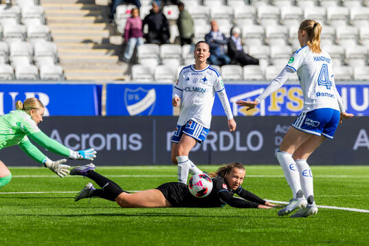 IFK Norrköpings Sofia Hjern och Malmö FFs Sara Kanutte