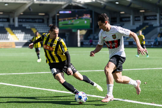 Häckens Amor Layouni och Brommapojkarnas Kevin Ackermann