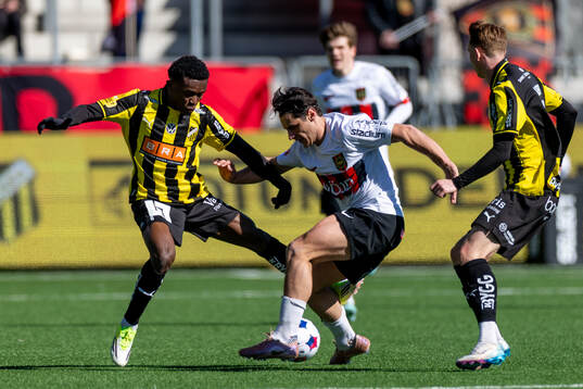 Häckens Abdoulaye Doumbia och Brommapojkarnas Kevin