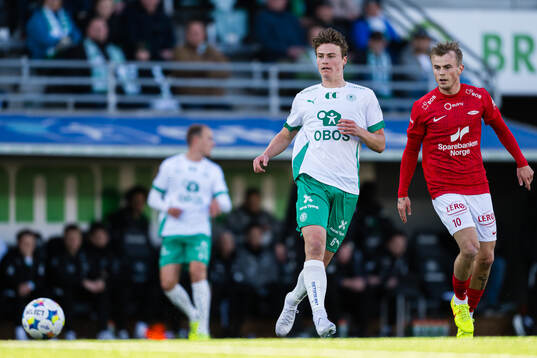 William Osnes-Ringen of HamKam and Kristall Mani Ingason of