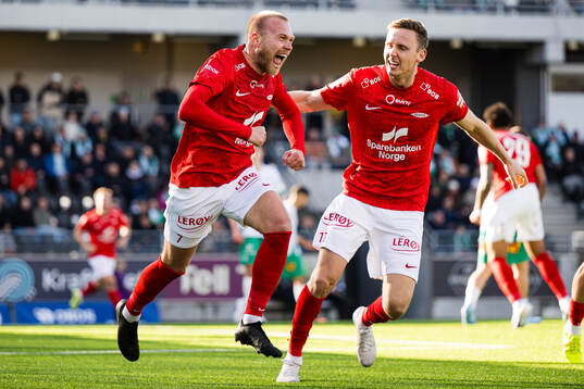 Jon Dagur Thorsteinsson of Brann celebrates