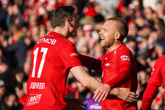 Jon Dagur Thorsteinsson of Brann celebrates
