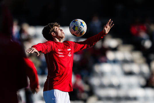 Niklas Jensen Wassberg of Brann warms up