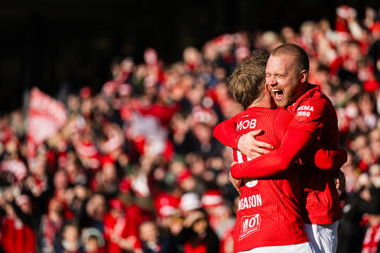 Jon Dagur Thorsteinsson of Brann celebrates
