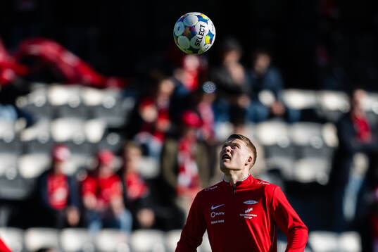 Kristian Eriksen of Brann warms up