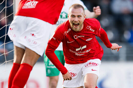Jon Dagur Thorsteinsson of Brann celebrates