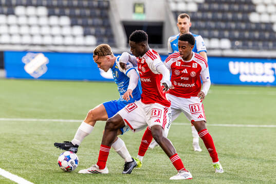 Oddevolds Vincent Sundberg och Sandvikens IFs Valassina