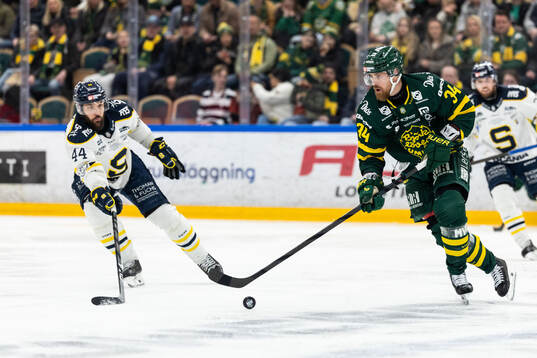 Södertäljes Niklas Arell och Björklövens Daniel Brodin