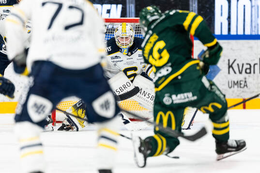 Södertäljes målvakt Love Härenstam
