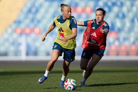 Hanna Bennison and Julia Zigiotti Olme  of Sweden at a