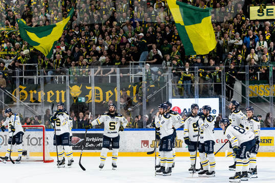 Bläddra bland fler bilder av Ishockey, Hockeyallsvenskan, Semifinal 5, Björklöven - Södertälje