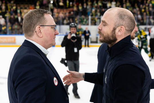 Björklövens huvudtränare Magnus Bogren och Södertäljes