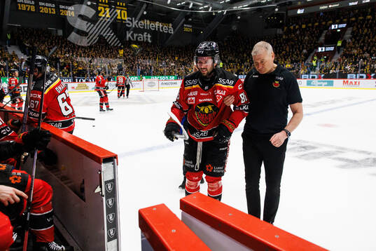 Luleås Mathias Bromé har ont