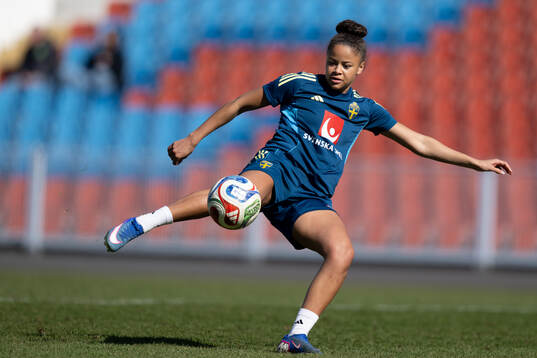 Felicia Schröder at a training session with the women's