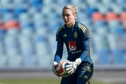 Goalkeeper Jennifer Falk at a training session with the