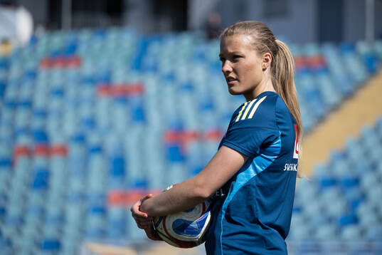 Smilla Holmberg at a training session with the women's