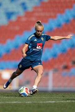 Hanna Bennison  at a training session with the women's