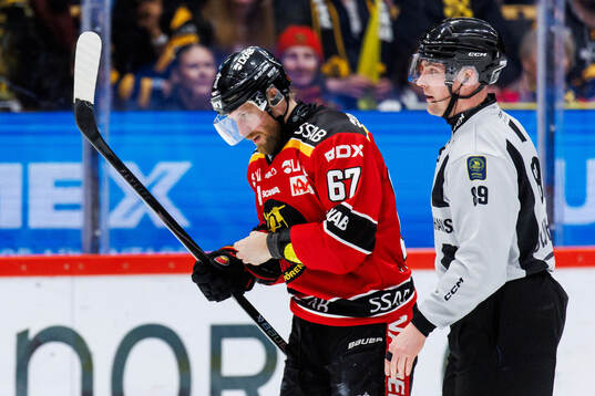 Luleås Linus Omark deppar