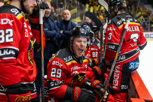 Luleås Erik Gustafsson reagerar