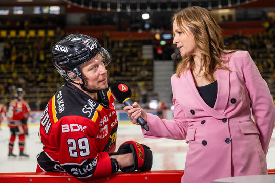 TV4s Lena Sundqvist intervjuar Luleås Erik Gustafsson