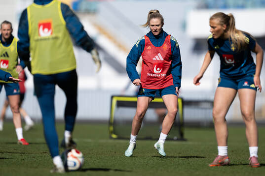 Rebecka Blomqvist at a training session with the women's