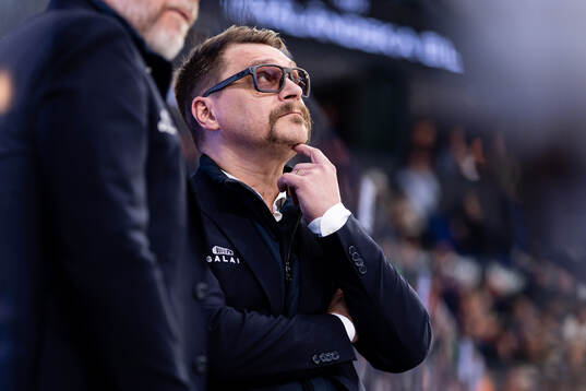 Växjös tränare Björn Hellkvist deppar