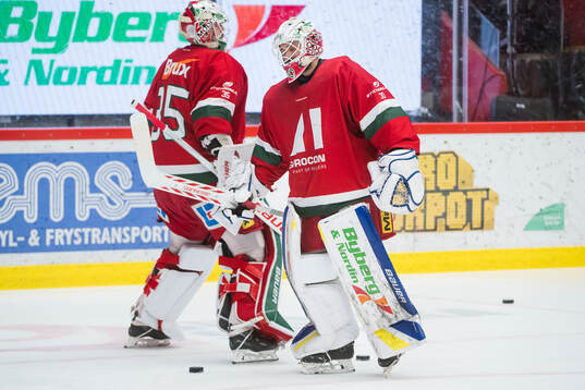 Modos målvakt Adam Werner och målvakt Jakob Hellsten