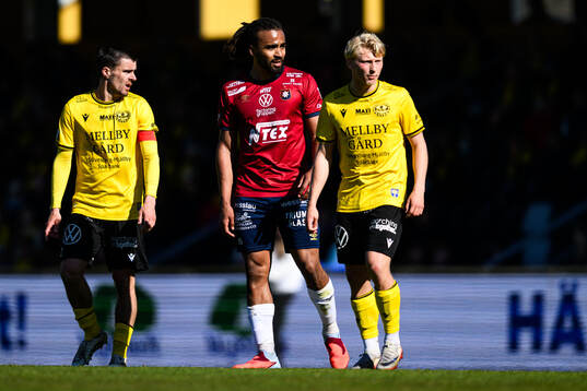 Mjällbys Jesper Gustavsson och Örgrytes Jerome Tibbling
