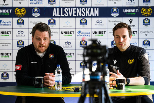Örgrytes tränare Andreas Holmberg och Mjällbys tränare