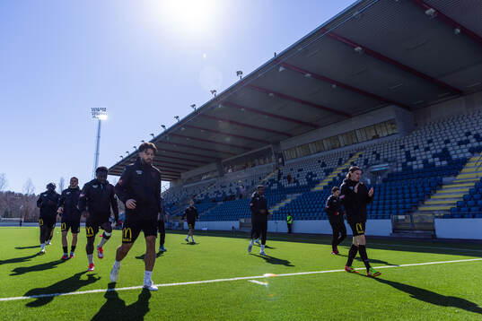 Nordic United FCs värmer upp