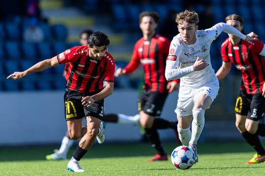 Nordic United FCs Mohammad Fazal och Helsingborgs Alexander