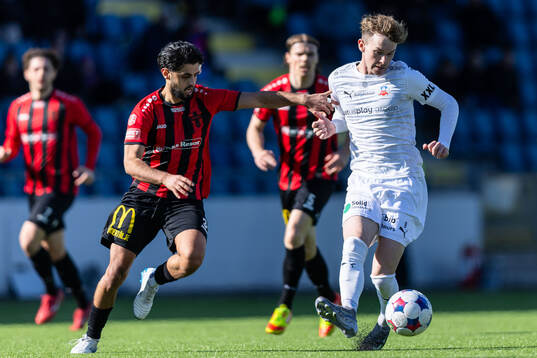 Nordic United FCs Mohammad Fazal och Helsingborgs Alexander