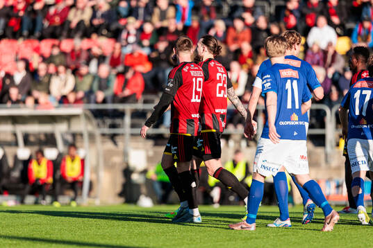 Östersunds Dennis Widgren och Ali Suljic deppar