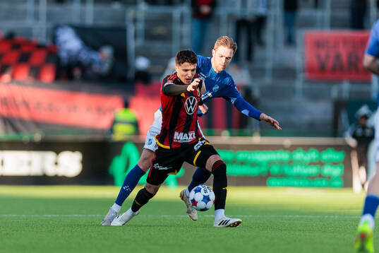 Östersunds Luka Bozickovic och Norrbys Charlie Axede