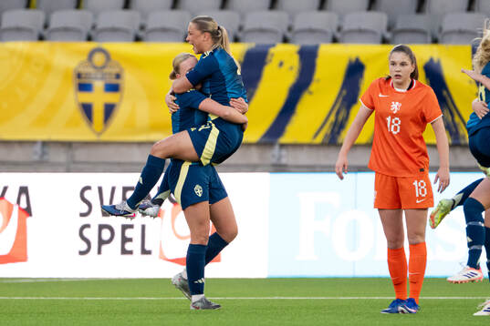 Alice Broman of Sweden celebrates