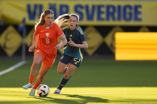 Sophie Proost of Netherlands and Augusta Priks of Sweden