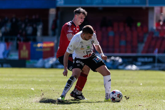 Östers Filip Olsson och Örebros Giuseppe Bovalina