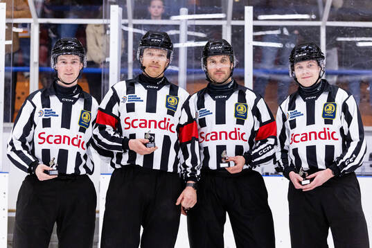 linjedomare Pontus Littmar, domare David Gustafsson, domare