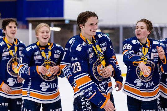 Växjös Vincent Berngtsson jublar