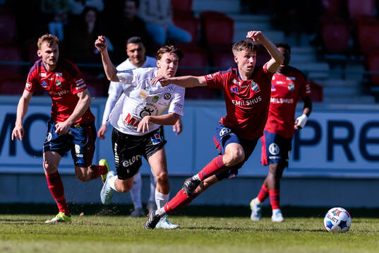Örebros Edwin Ibrahimbegovic och Östers Filip Olsson