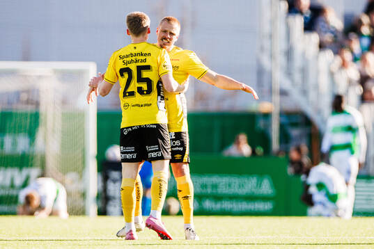 Elfsborgs Ari Sigurpálsson och Per Frick jublar