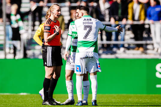 domare Tess Olofsson och Västerås Abdelrahman Boudah Saidi