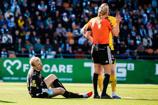 Elfsborgs målvakt Isak Pettersson har ont