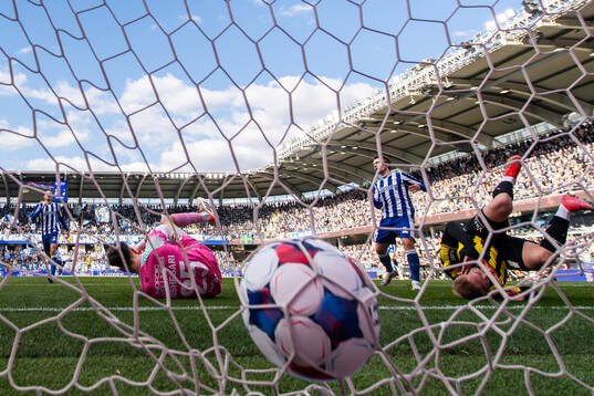 Häckens Mikkel Rygaard Jensen gör 0-2 bakom IFK
